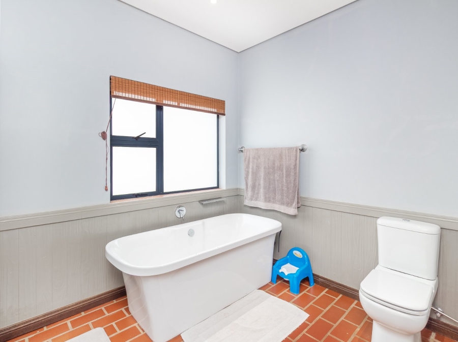 3 Bedroom Property for Sale in The Coves North West
